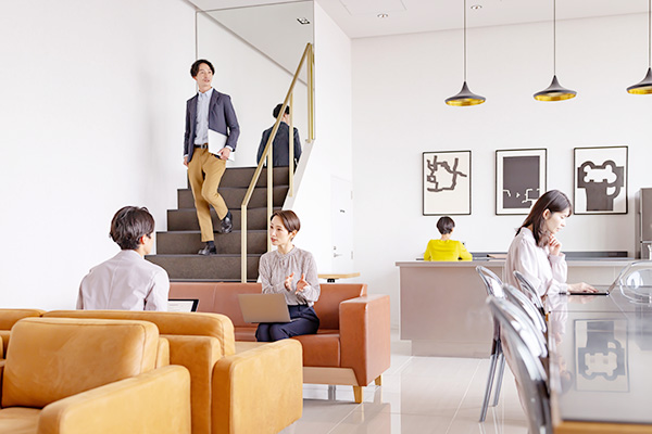 フリーアドレス席導入・出社率の高まり